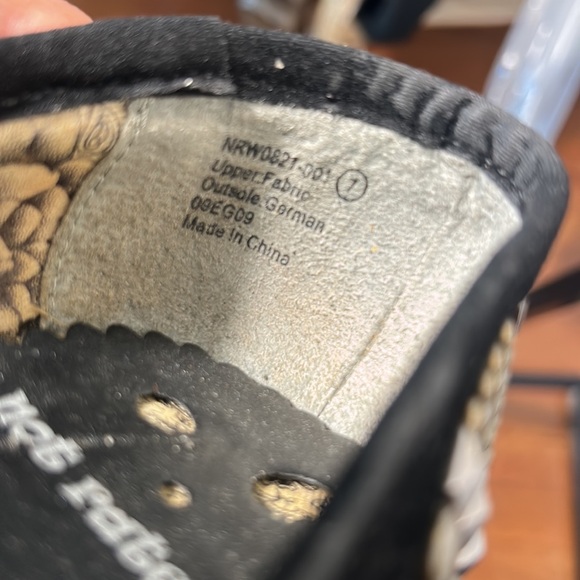 NOT RATED BLACK STUDDED VELVET HERLS IN SIZE 7 - Picture 10 of 11